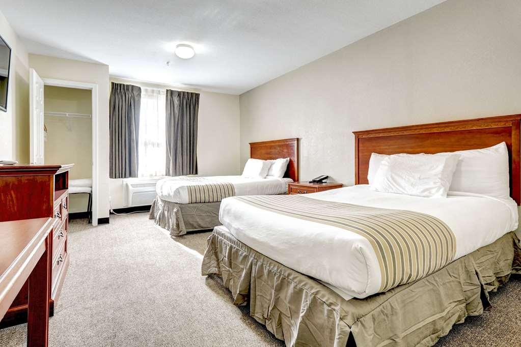Suburban Denver North Hotel 2*