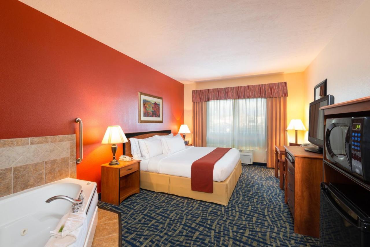 Hotel Express & By Ihg