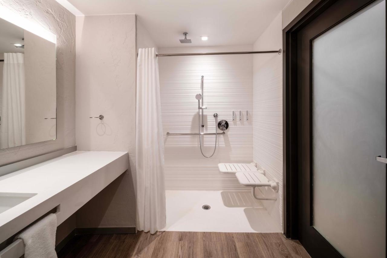Hotel Ac By Marriott Colorado 2*