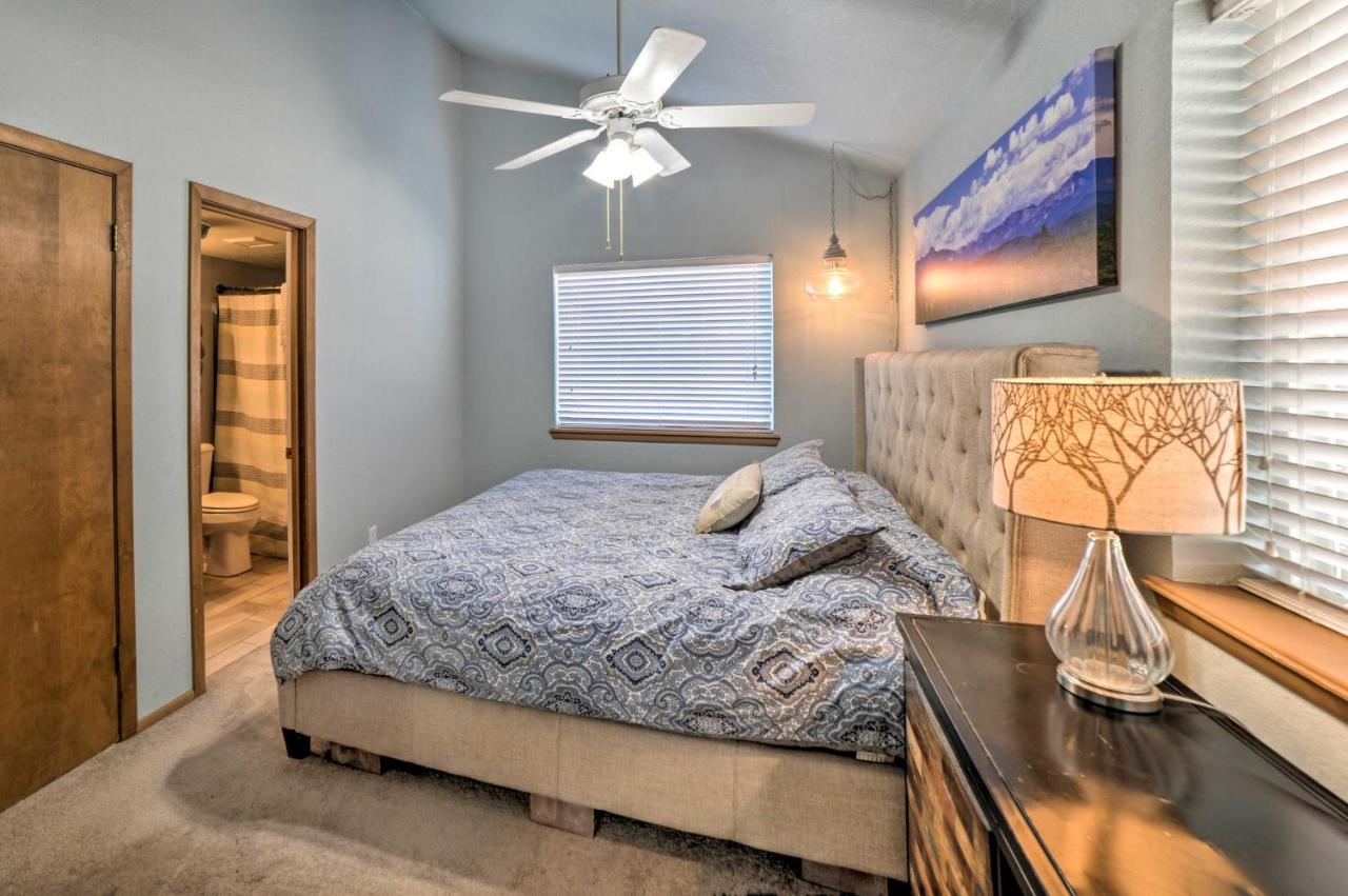 Getaway With Patio And Views! Apartamento