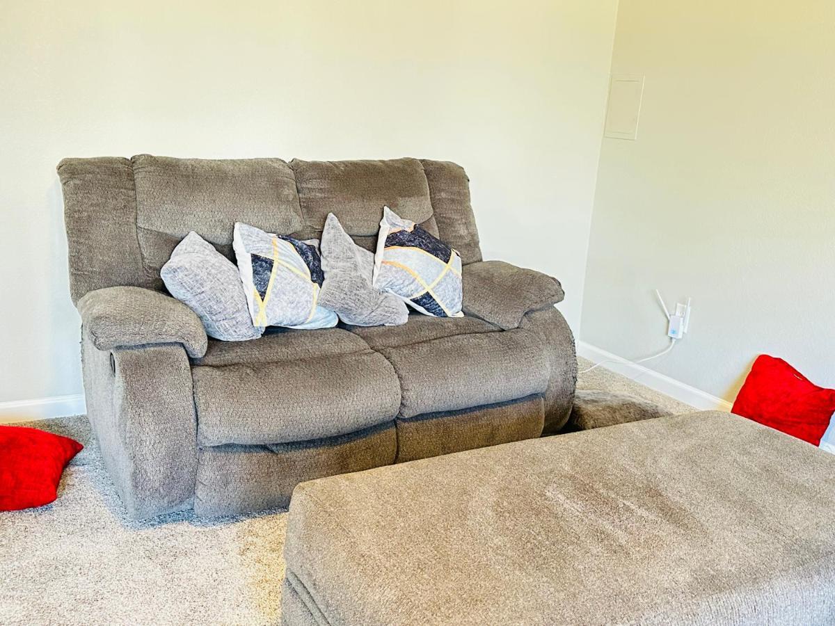 Stylish & Comfy Getaway In Pueblo West
