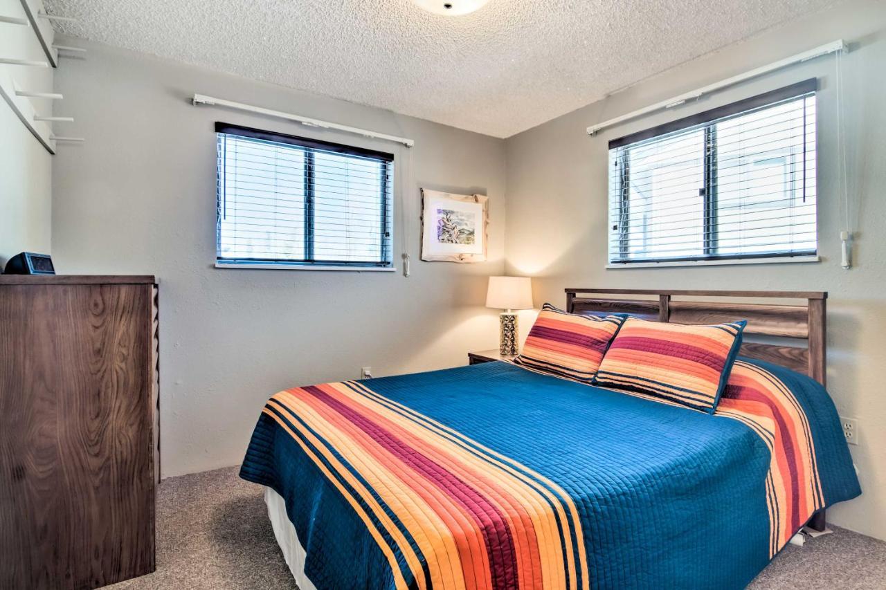 Updated With Views And Deck Less Than 1 Mi To Grand Apartment *