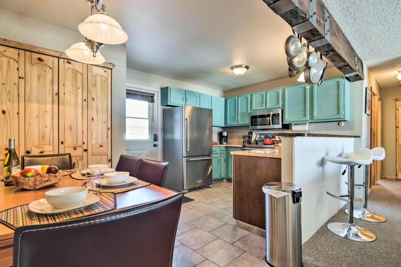 Updated With Views And Deck Less Than 1 Mi To Grand *
