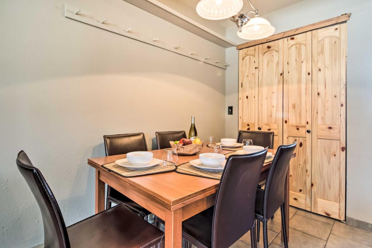 Updated With Views And Deck Less Than 1 Mi To Grand Apartment