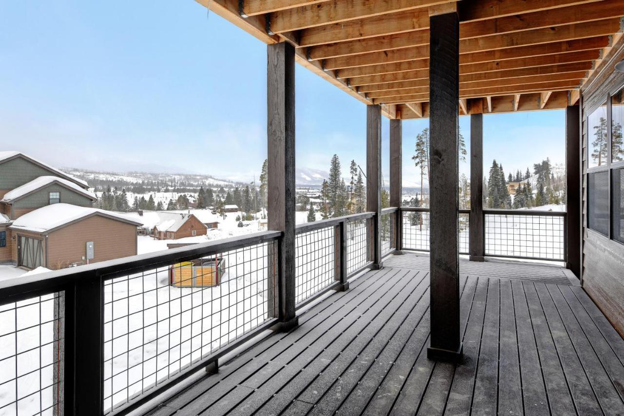 Holiday home Luxury 15: Hot Tub Retreat With Mountain Views *