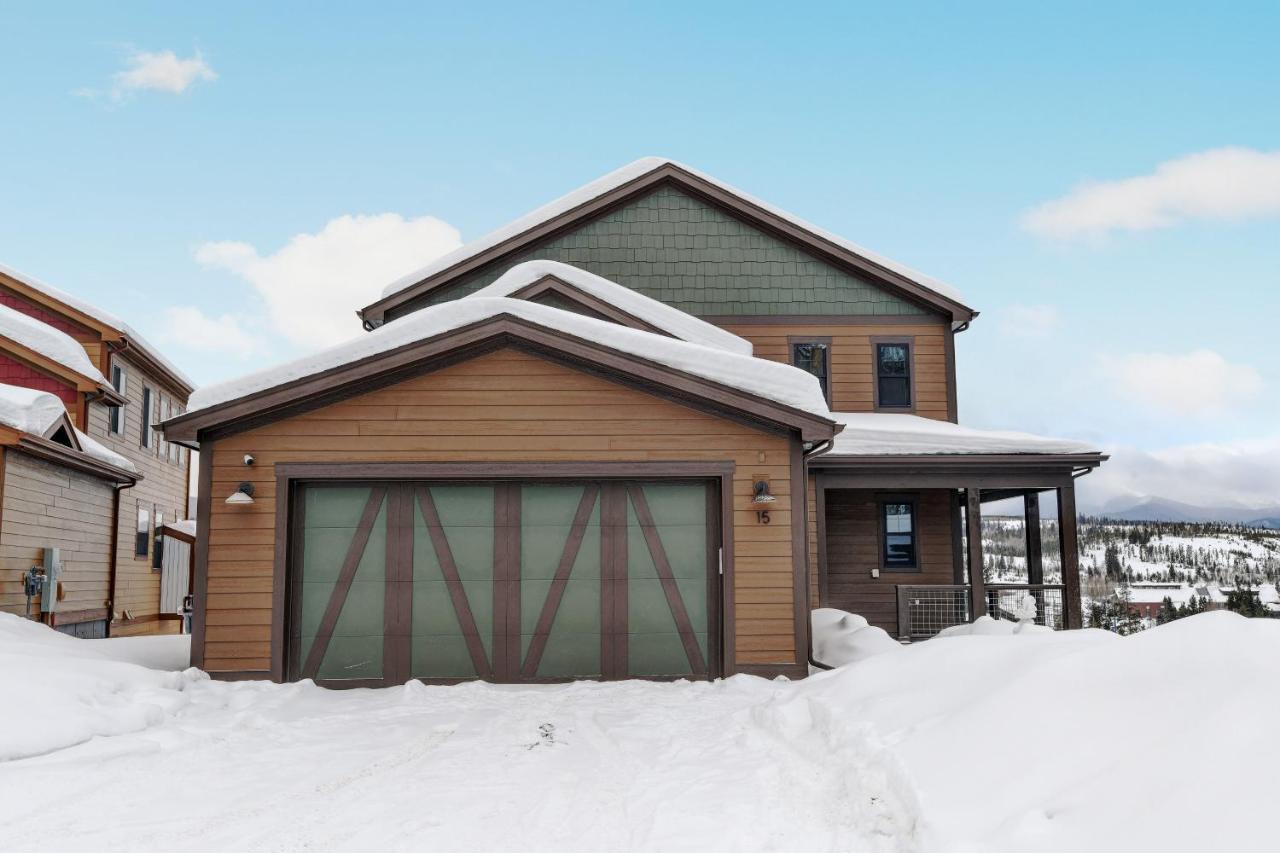 Holiday home Luxury 15: Hot Tub Retreat With Mountain Views *