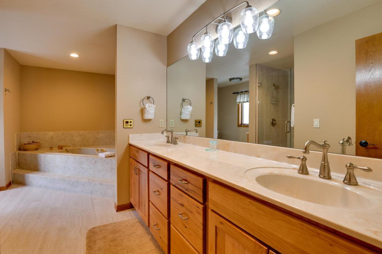 Townhome Near Deck And Mtn View!