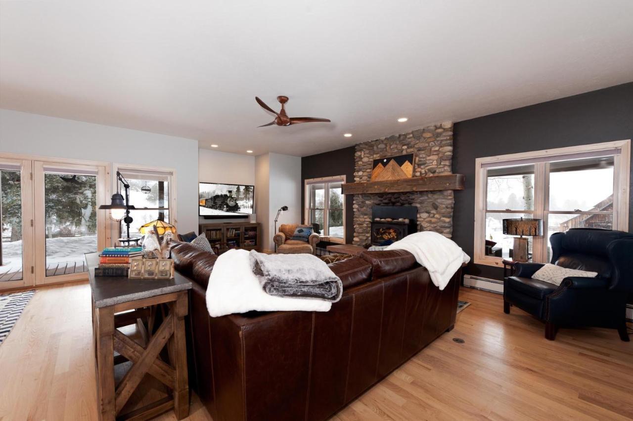 3076 W Highway 160 - Main House Holiday home *