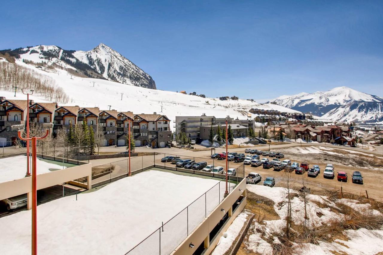 View Of Mt, And Lifts 2 Bedroom Apartment