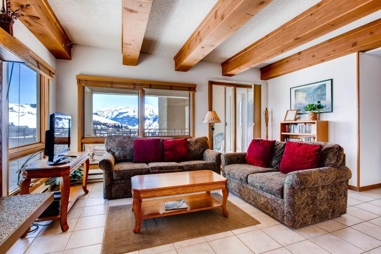 View Of Mt, And Lifts 2 Bedroom * Crested Butte