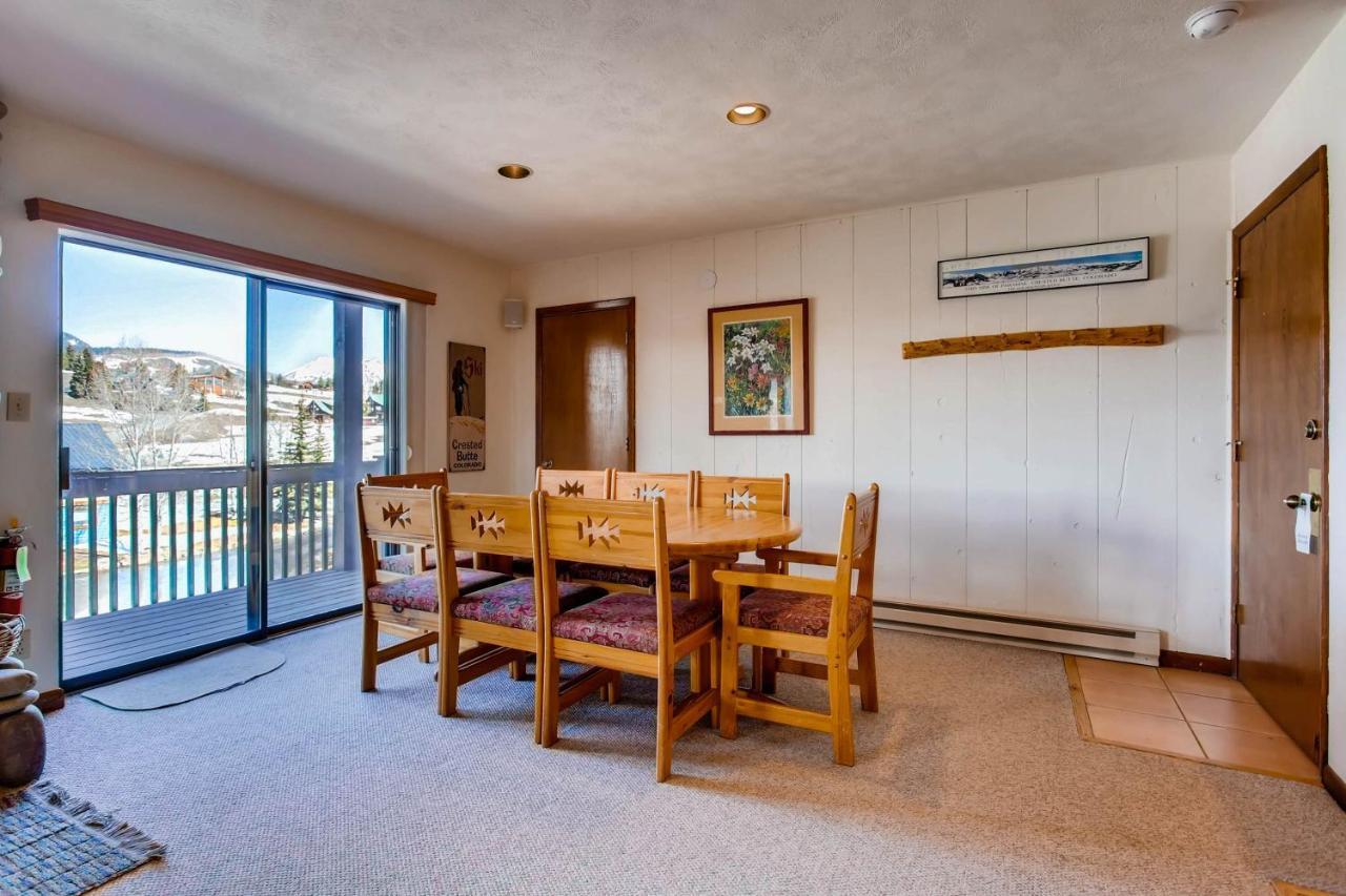3 Bedroom Unit With Fireplace & Mountain Views Apartment *