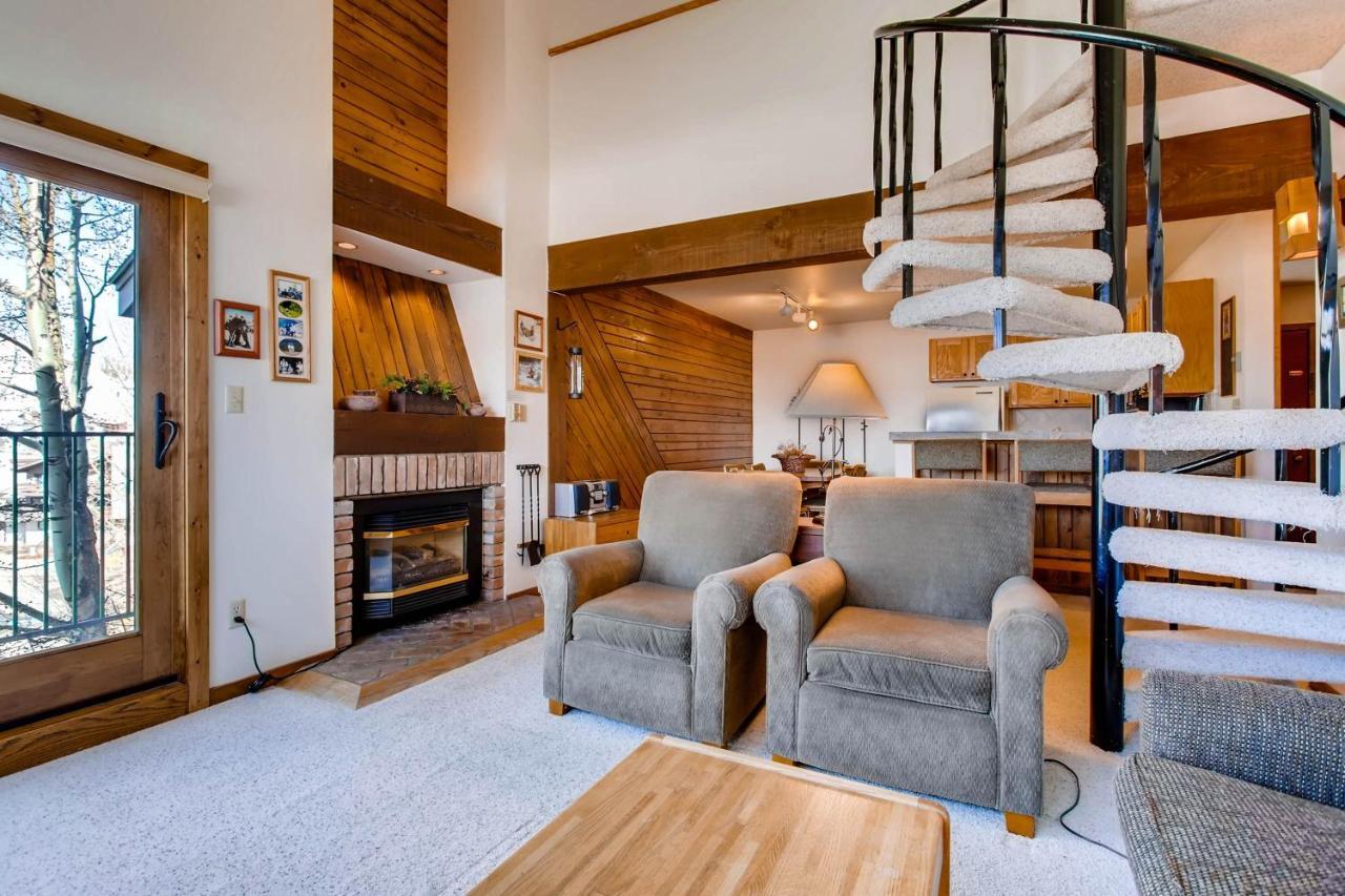Apartment 2 Bedroom Buttes Condo- Breathtaking Views Of Mountain Range Crested Butte