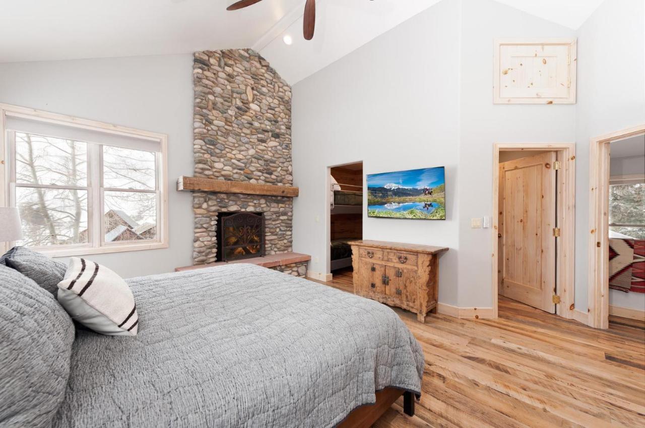 3076 W Highway 160 - Main House Holiday home *