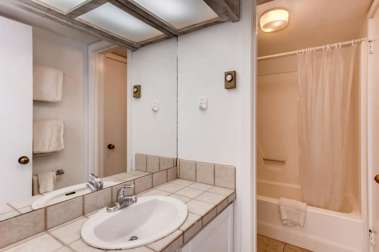 Amazing 2 Bedroom With Balcony And Views