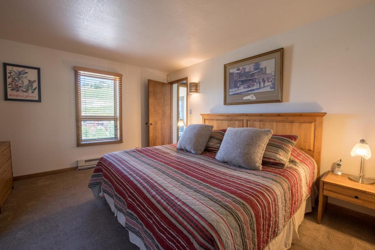 Recently Updated Plaza Apartment *