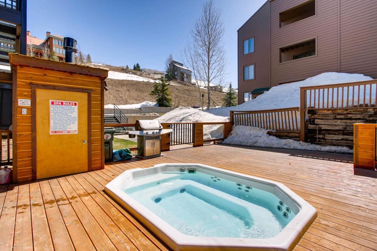3 Bedroom Unit With Fireplace & Mountain Views