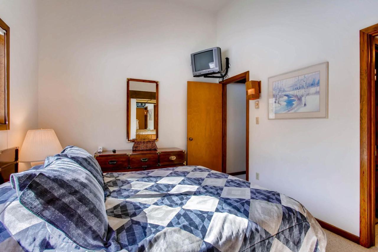 2 Bedroom Buttes Condo- Breathtaking Views Of Mountain Range