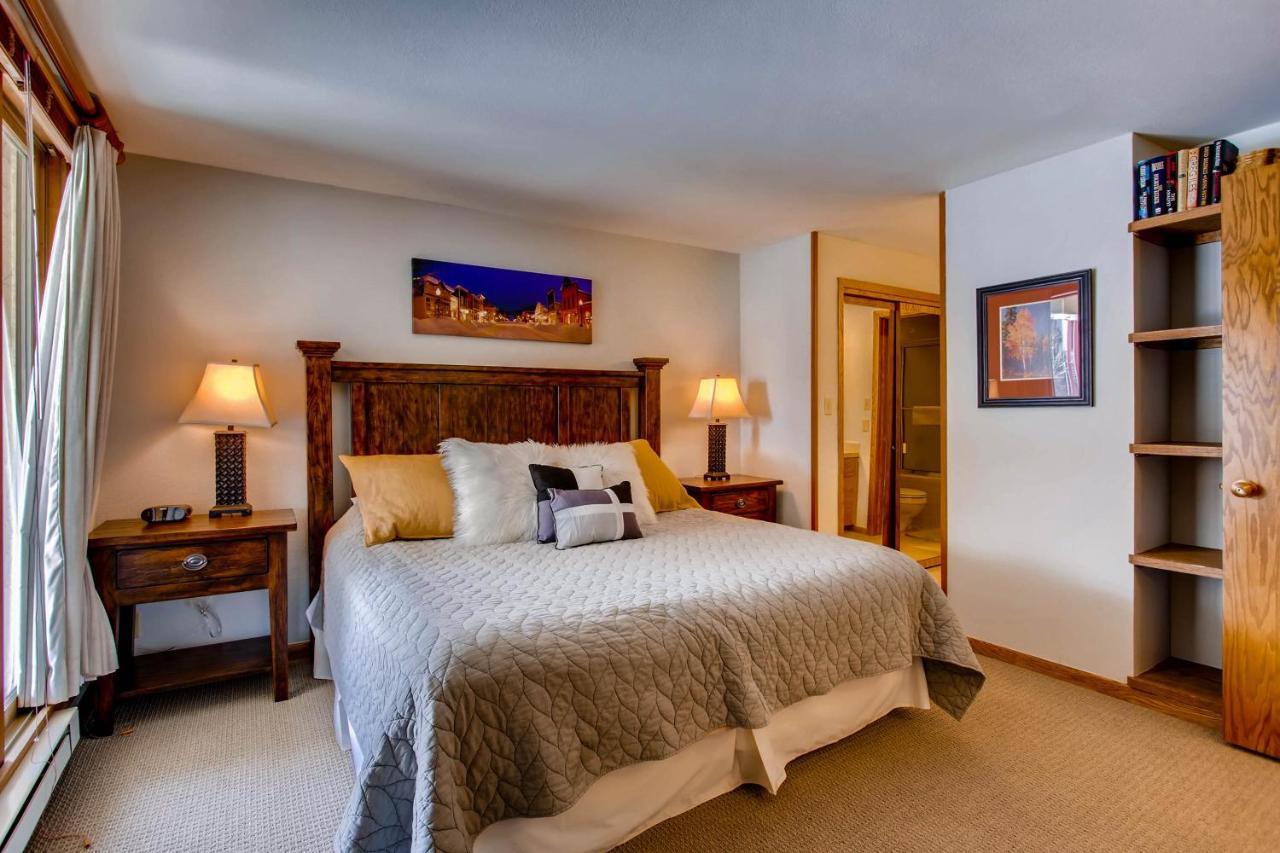Unique 2 Bedroom With Fireplace Apartment