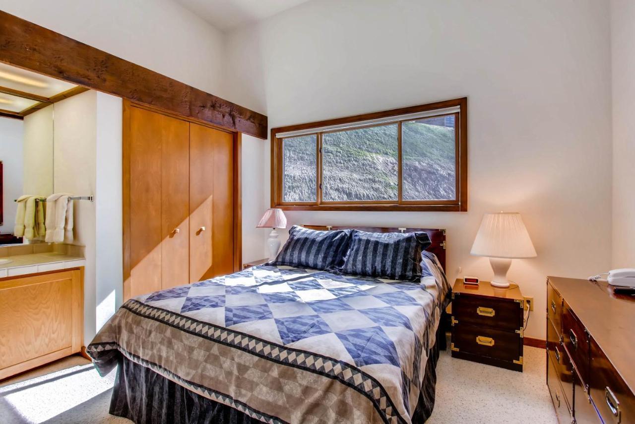 2 Bedroom Buttes Condo- Breathtaking Views Of Mountain Range *