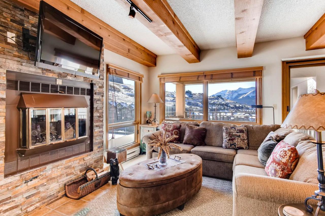Apartment 2 Bedroom 2ba Spacious With A Fireplace *