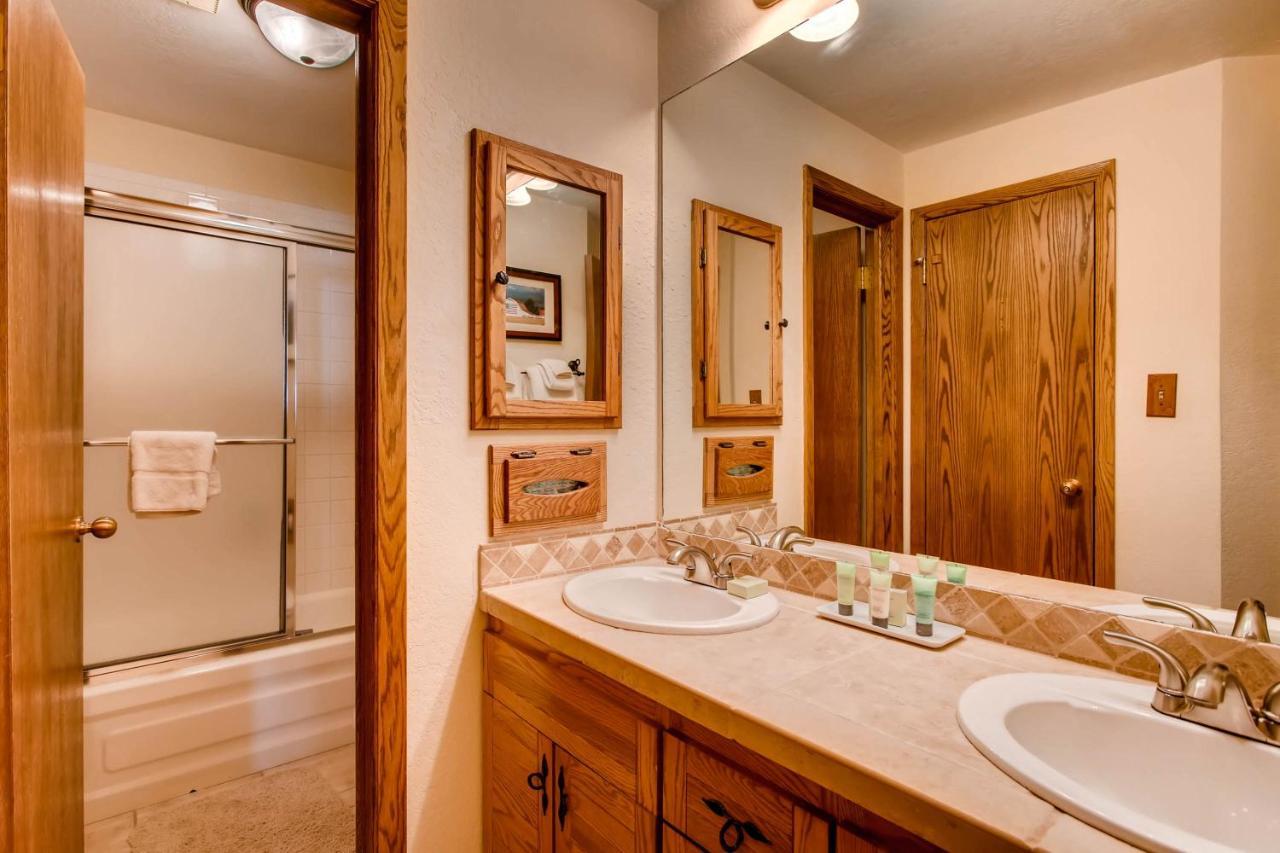 2 Br- Amazing View Of Mt Apartment