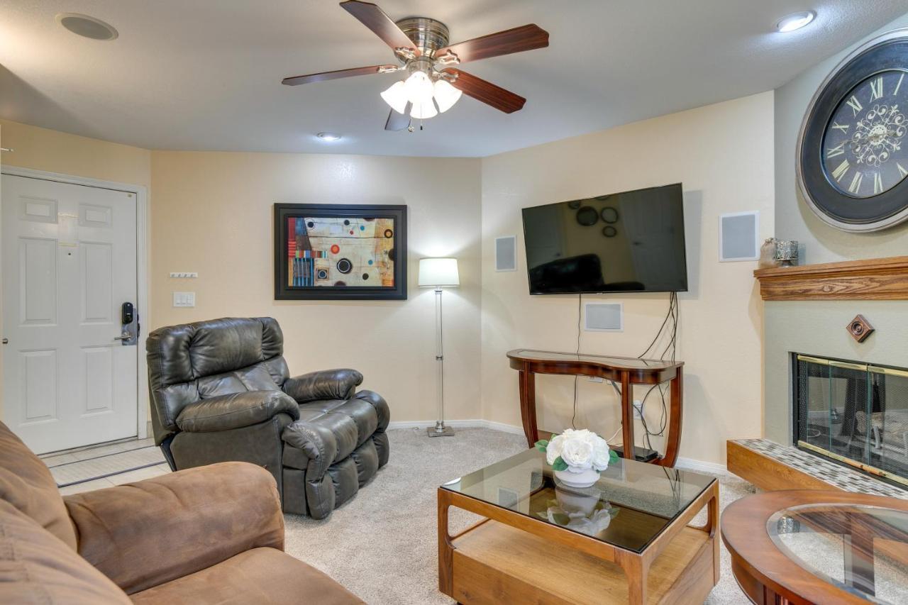 Sleek With Patio In Denver Tech Center *