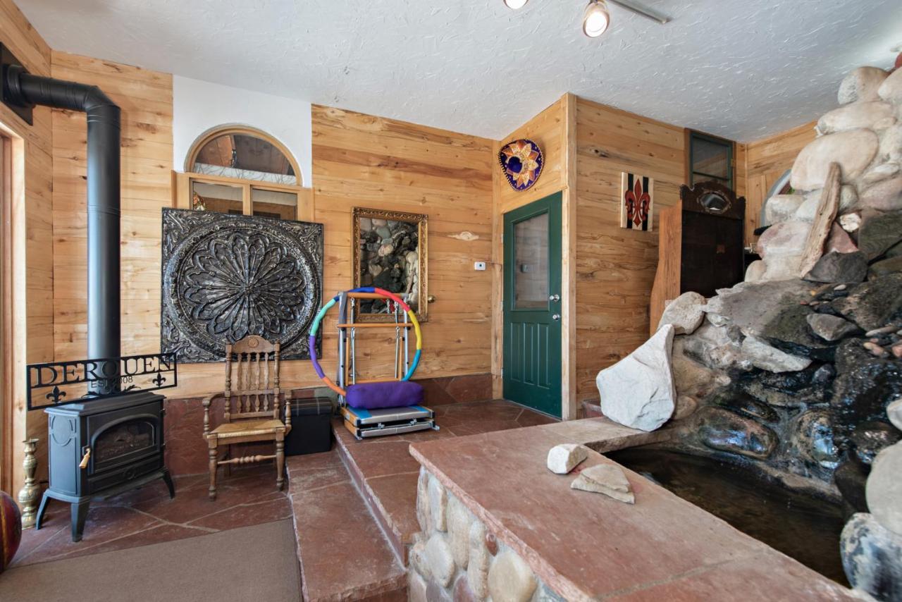 Wanderer Studio, An Off Grid Mountain Guest With Fantastic Views Guest house Glenwood Springs