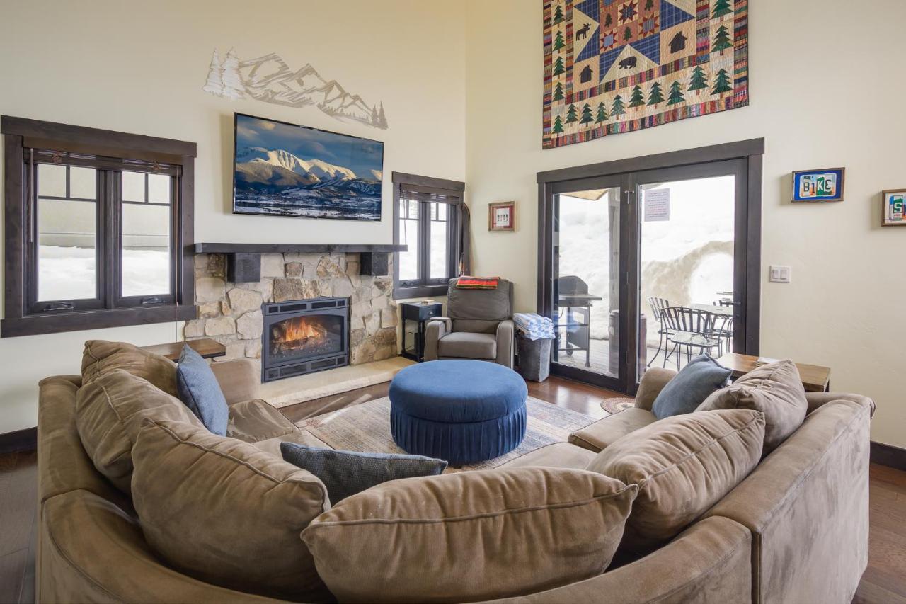Casa de férias Mountain Vista Retreat: Luxury With Hot Tub And Activity Perks