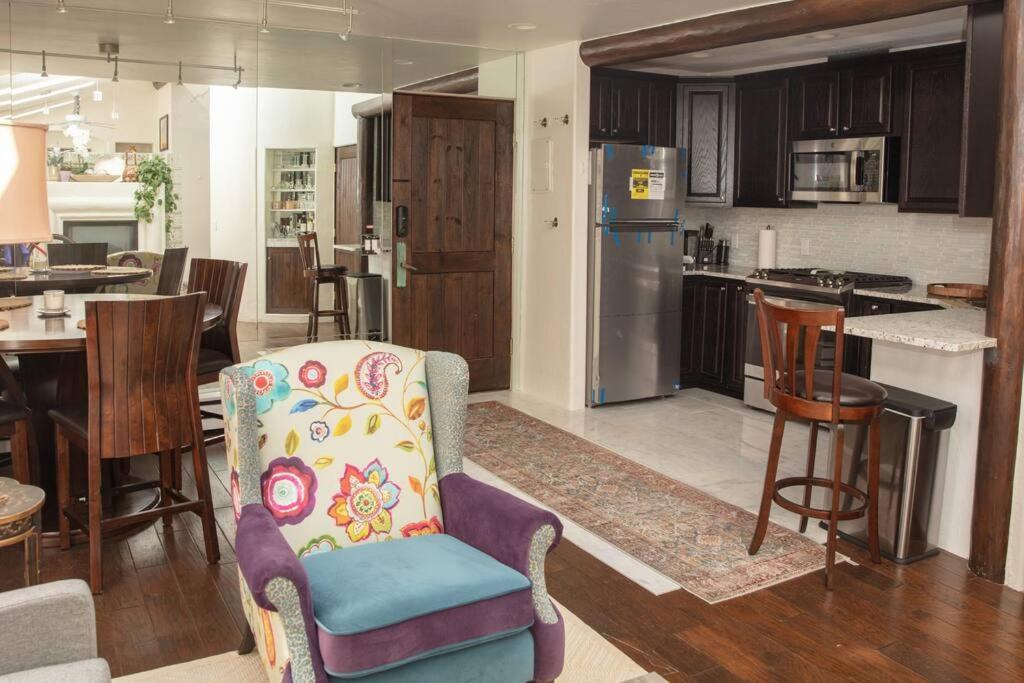Apartment Stash Pad With Fireplace, Parking, W/d Aspen