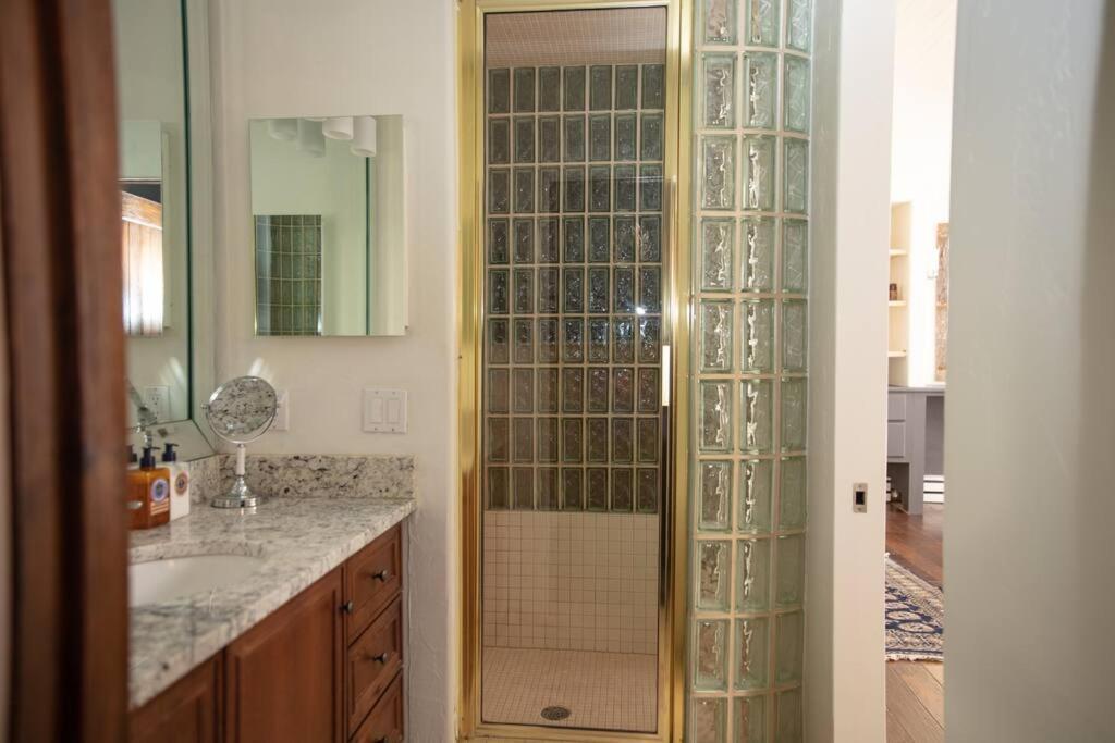 Apartment Stash Pad With Fireplace, Parking, W/d Aspen
