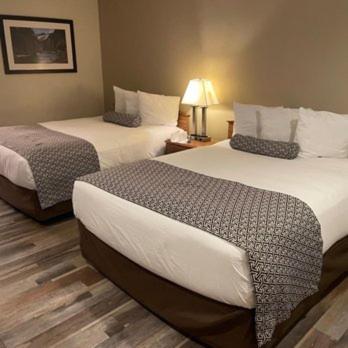 Inn Hanging Glenwood Springs