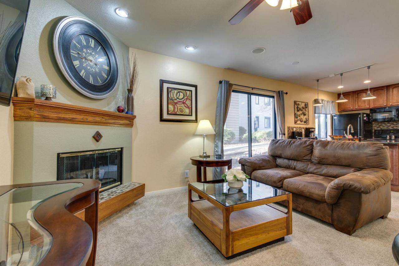 Sleek With Patio In Denver Tech Center Apartment Englewood