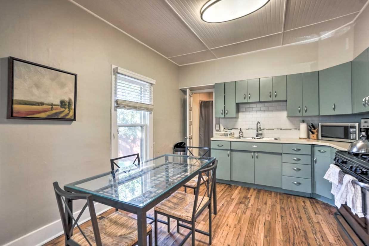 Holiday home Historic Redstone With Large Backyard, Walk To Csu!