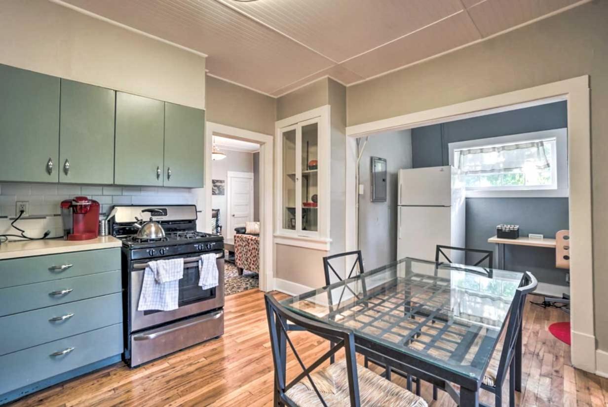 Holiday home Historic Redstone With Large Backyard, Walk To Csu!