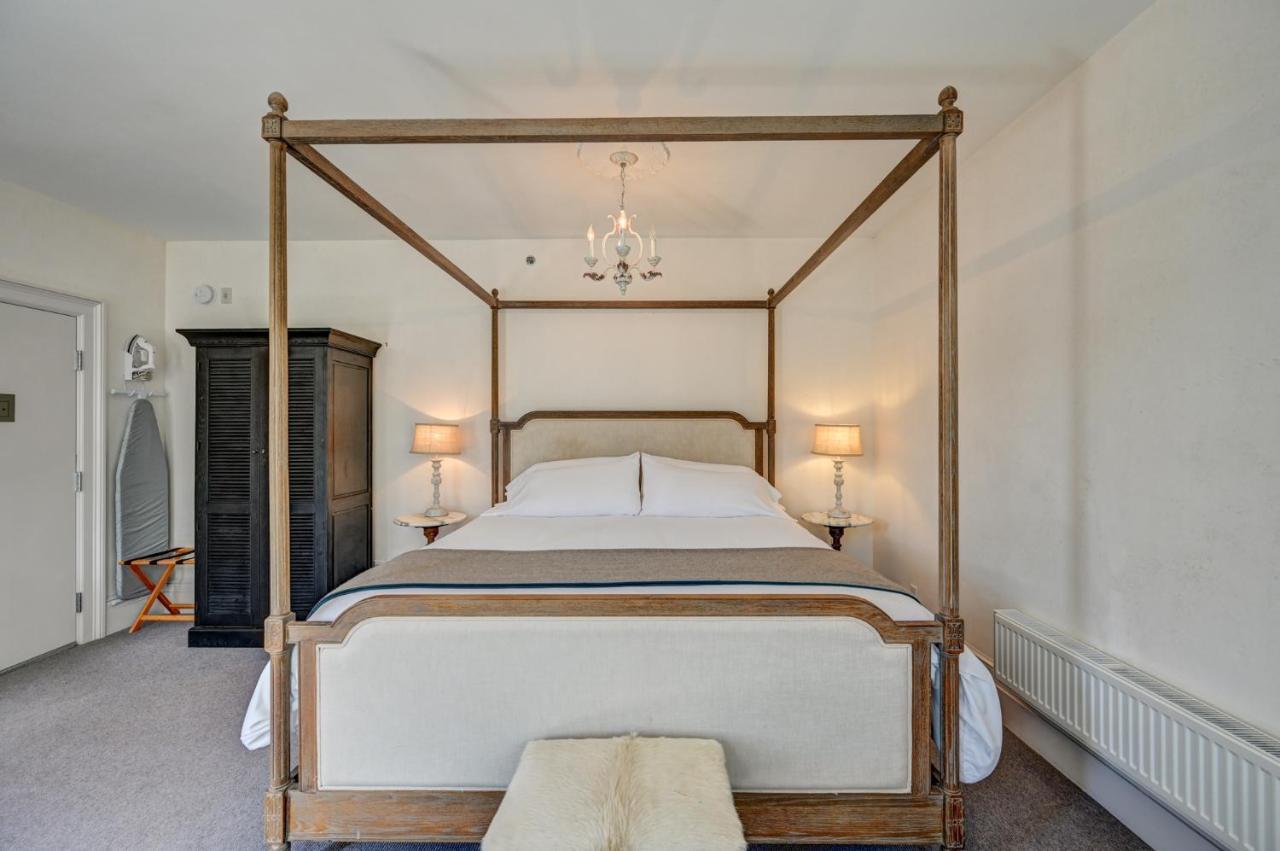 Surf & Chateau 3*