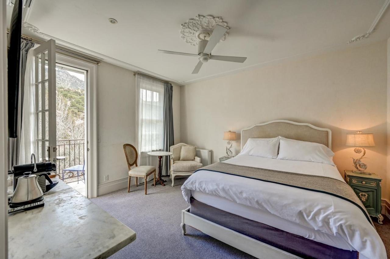 Surf & Chateau Hotel 3*