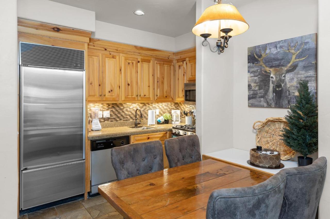 2br Mountain Luxury Skiin Out Amenities *