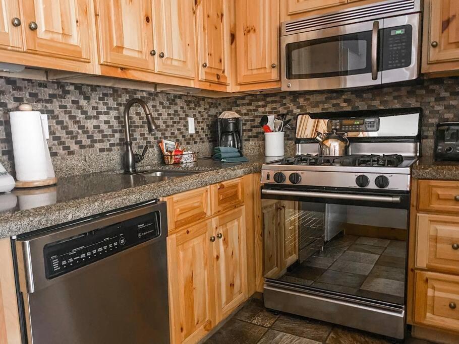 2br Mountain Luxury Skiin Out Amenities