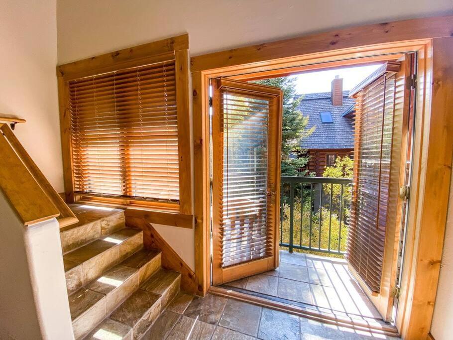 Holiday home 2br Mountain Luxury Skiin Out Amenities *