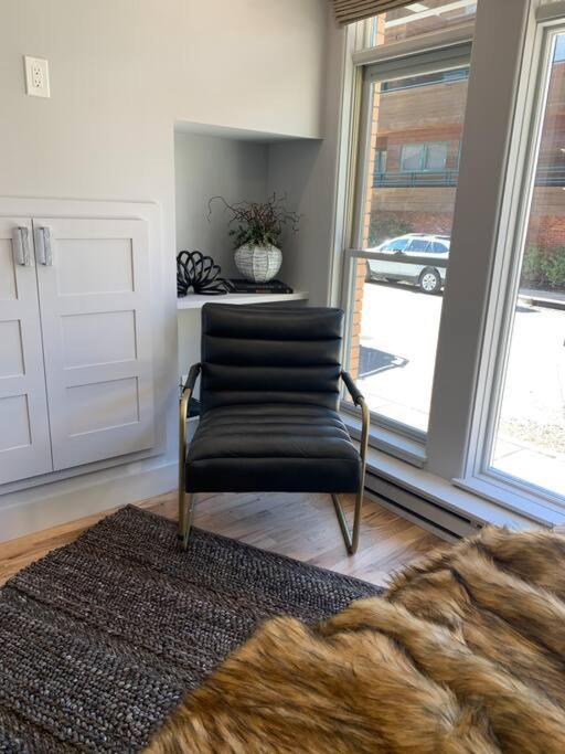 Holiday home Luxurious1br In Town And Steps To The Gondola