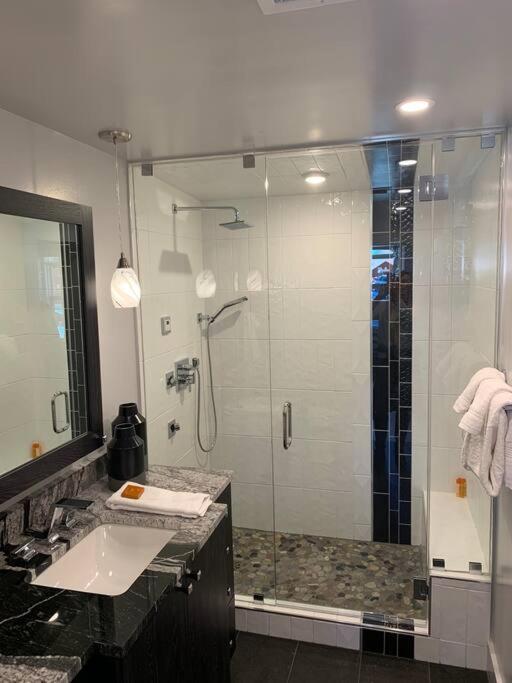 Luxurious1br In Town And Steps To The Gondola Holiday home