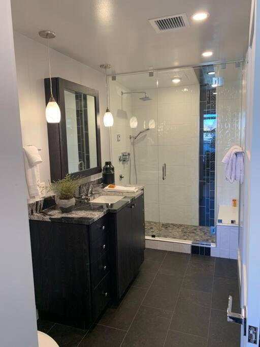 Luxurious1br In Town And Steps To The Gondola Holiday home *