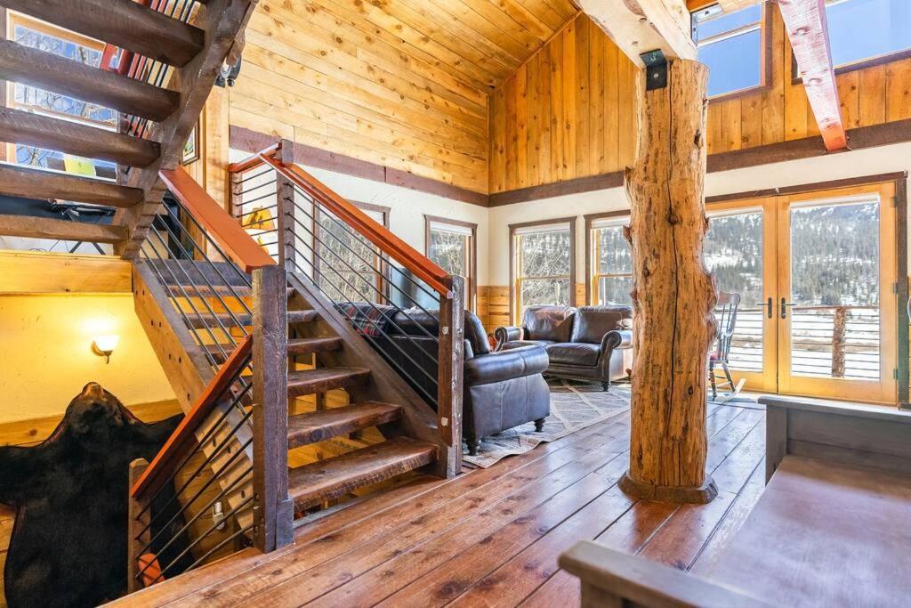 Holiday home Hot Tub Soaks & Arcade Lights - Fireplace At A Modern Alpine Retreat & Starlink With Dedicated Workstation