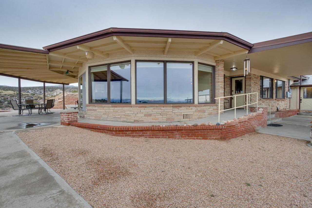 Holiday home Spacious With Mtn Views!