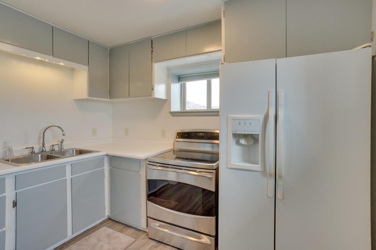 Spacious With Mtn Views!