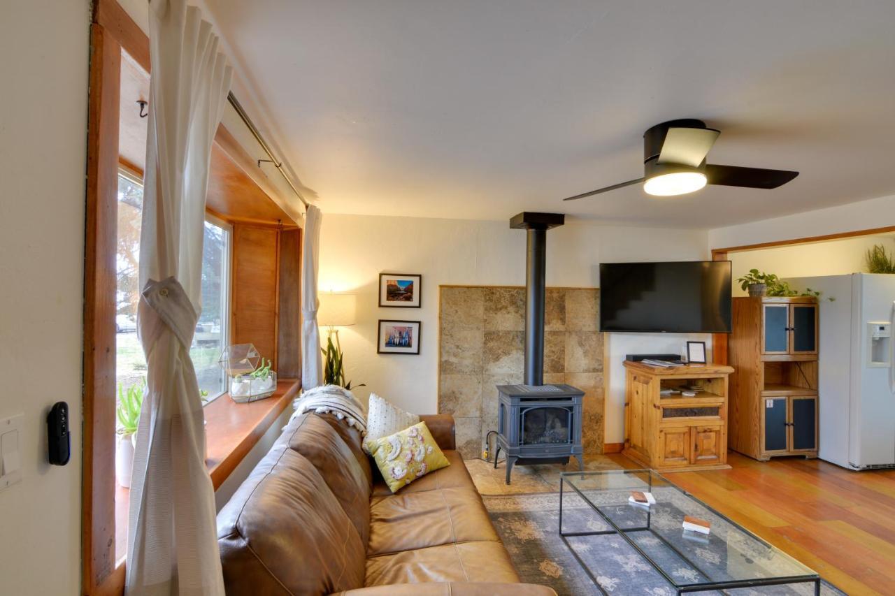 Getaway About Half Mi To Downtown! Holiday home