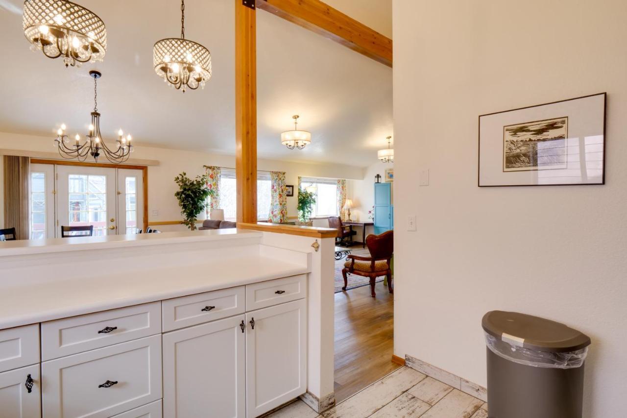 Holiday home Homey Dog-friendly Retreat With Deck In Dtwn Frisco!