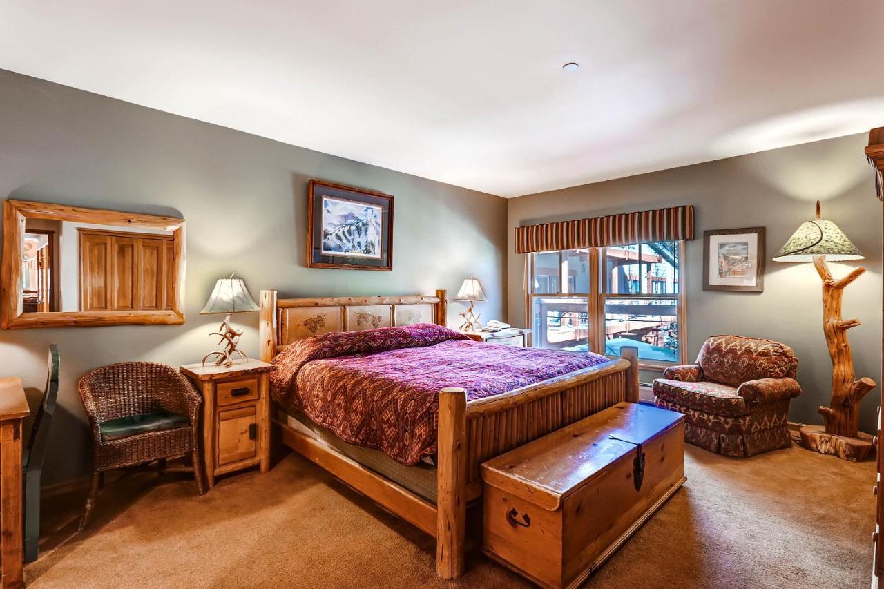 Jackpine & Black Bear By Resort