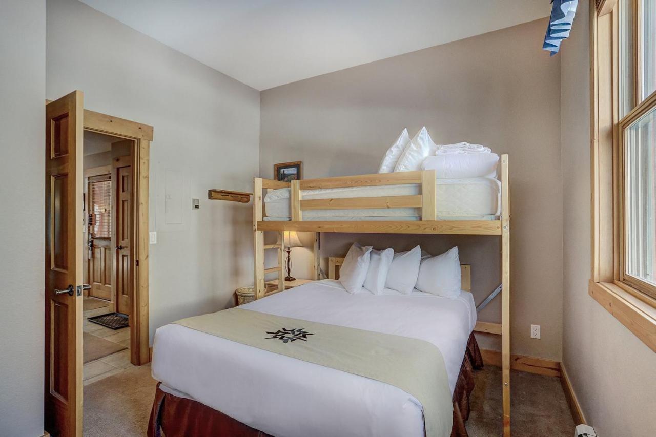 Resort East By 3*