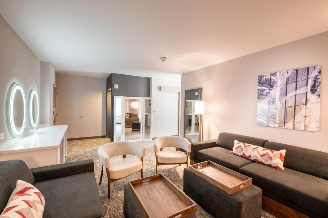 Springhill By Marriott Downtown Hotel